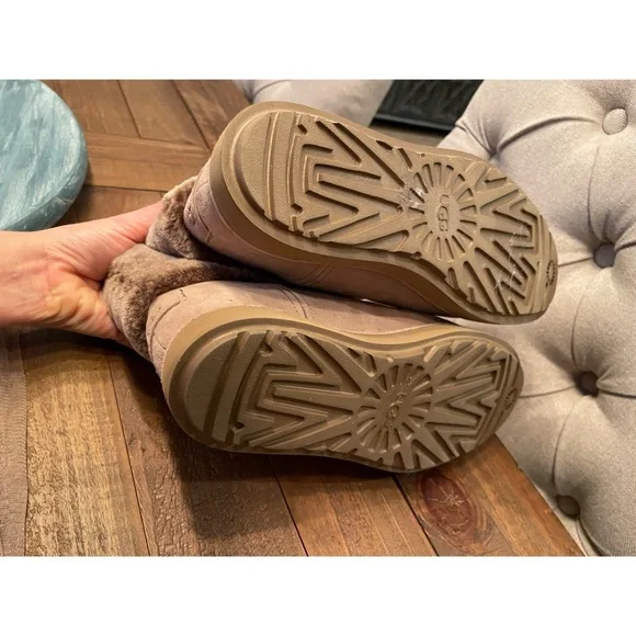 Uggs short booties 7 classic Berg mini - Picture 4 of 7